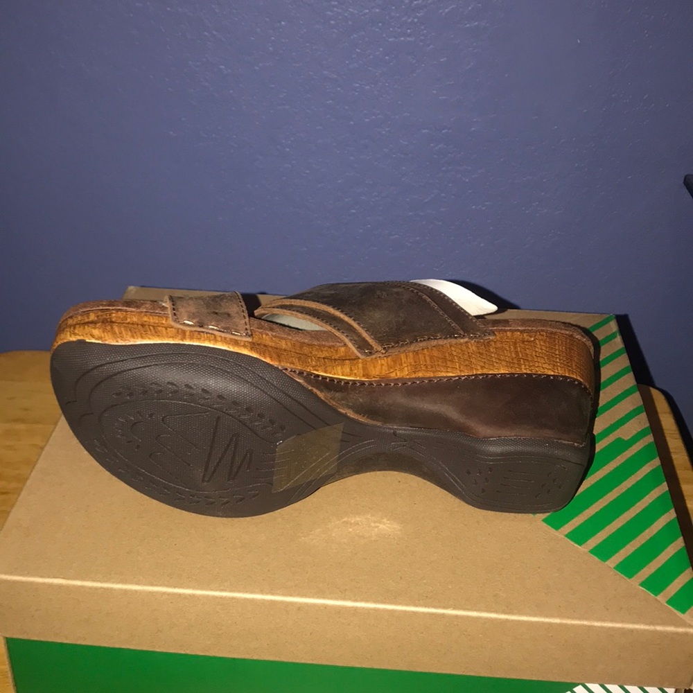 Shoe - Picture 5 of 5